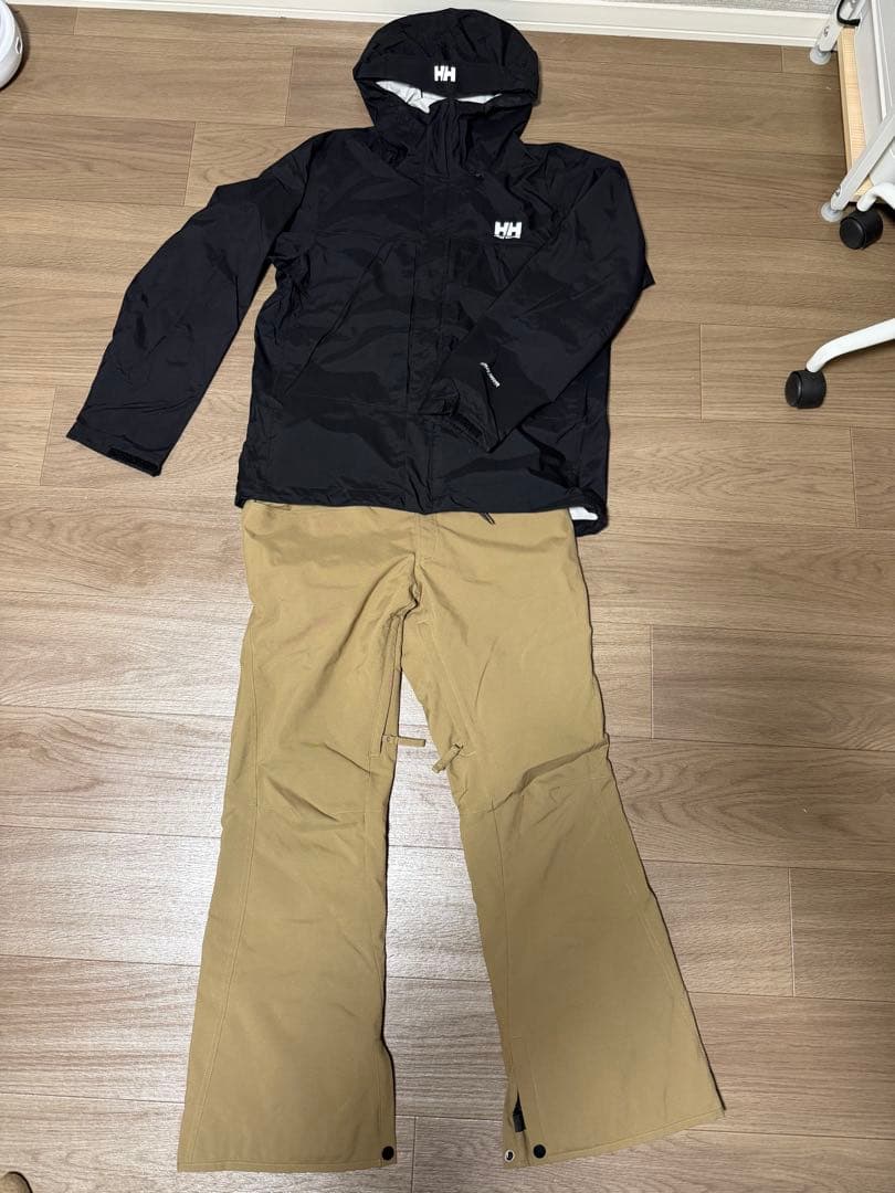 Helly Hansen スノーボードウェア 上下セット