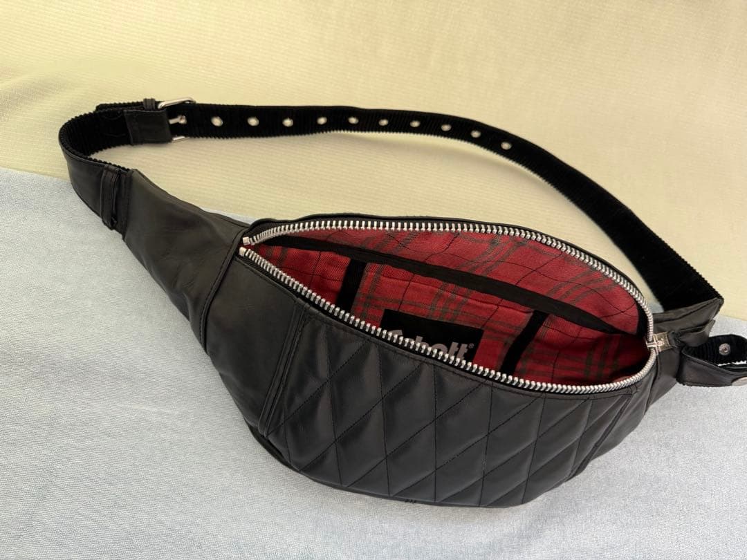 schott ショット パテッドレザーボディバッグウエストバッグ黒　美品