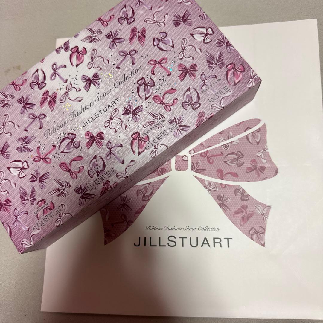 ジルスチュアート　リボンファッションショー　クリスマスコフレ 2025