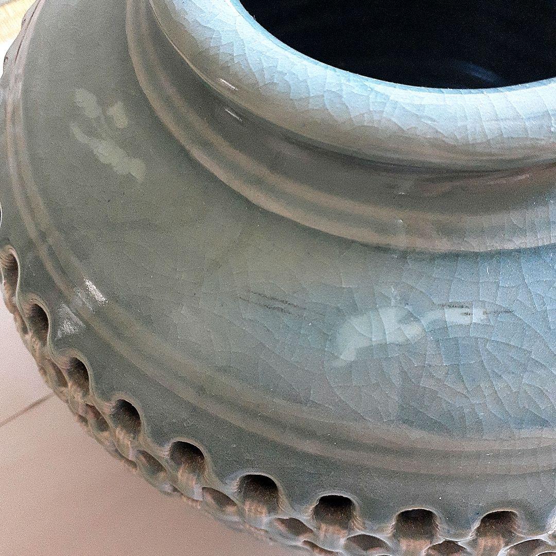 青磁　銀光　壺