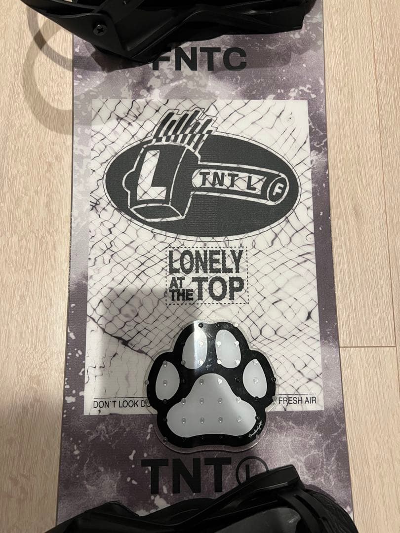 【美品】FNTCスノーボード　SALOMONビンディング付※2025年12月購入