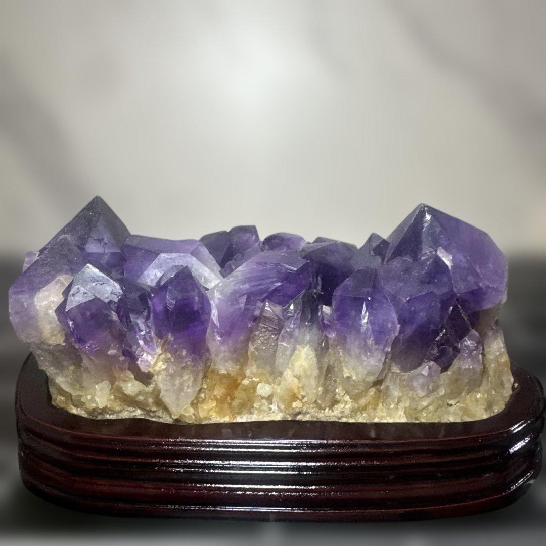 【高品質】コンゴ産 アメジストクラスター 2375g 台座付　おまけあり