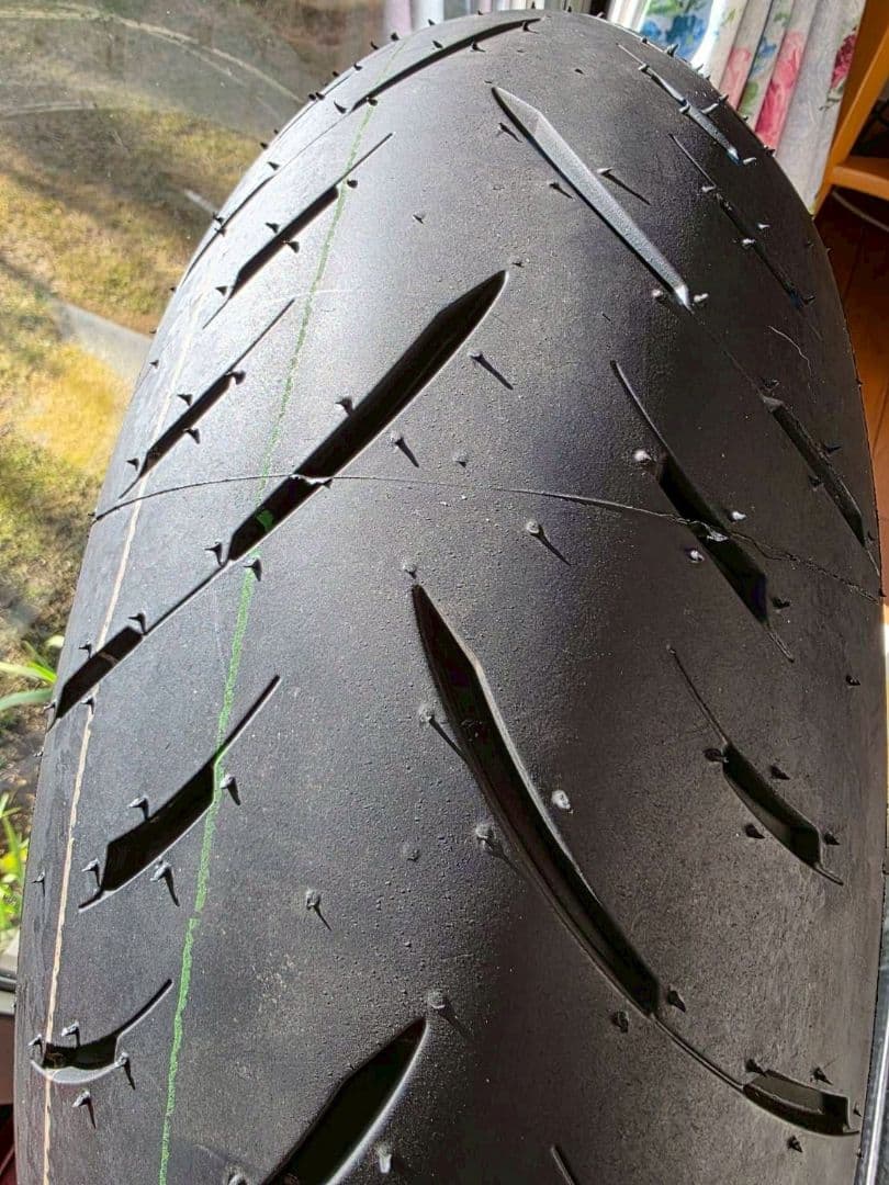 期間限定1万円値下げ　カワサキZ900RS純正タイヤ　新品に近い極上品2本セット