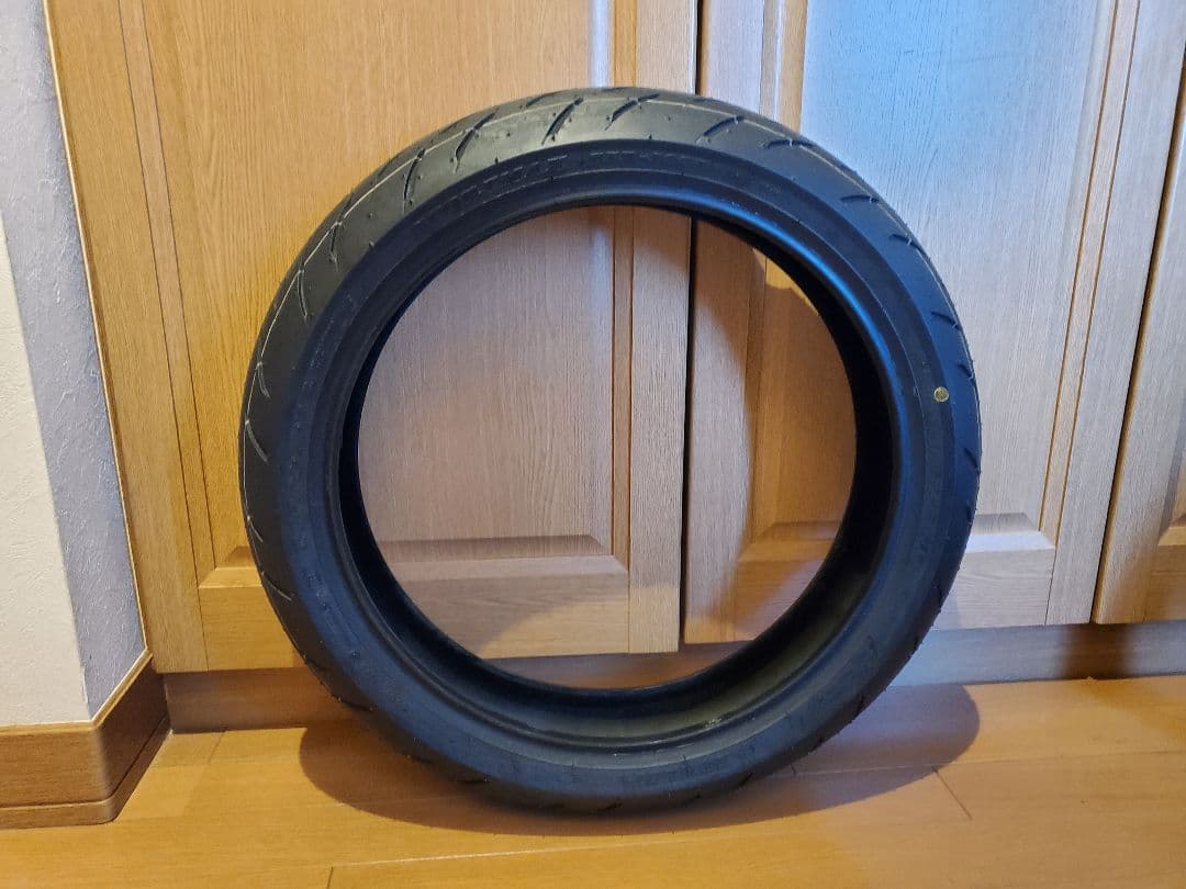 期間限定1万円値下げ　カワサキZ900RS純正タイヤ　新品に近い極上品2本セット