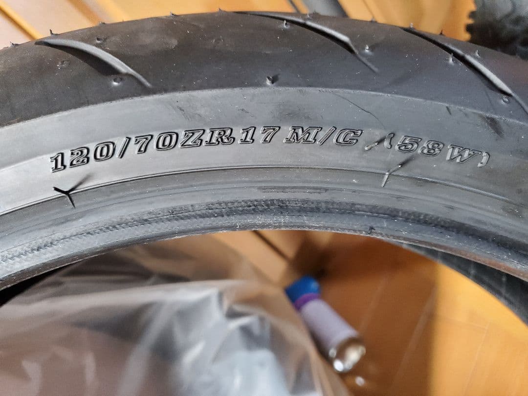 期間限定1万円値下げ　カワサキZ900RS純正タイヤ　新品に近い極上品2本セット