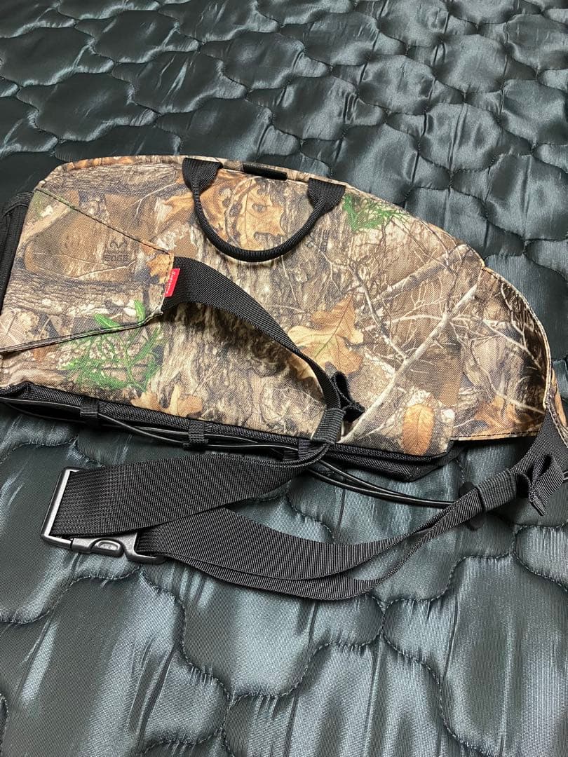 正規品　Supremeリアルツリー ボディバッグ 迷彩　カバン　ウエストポーチ