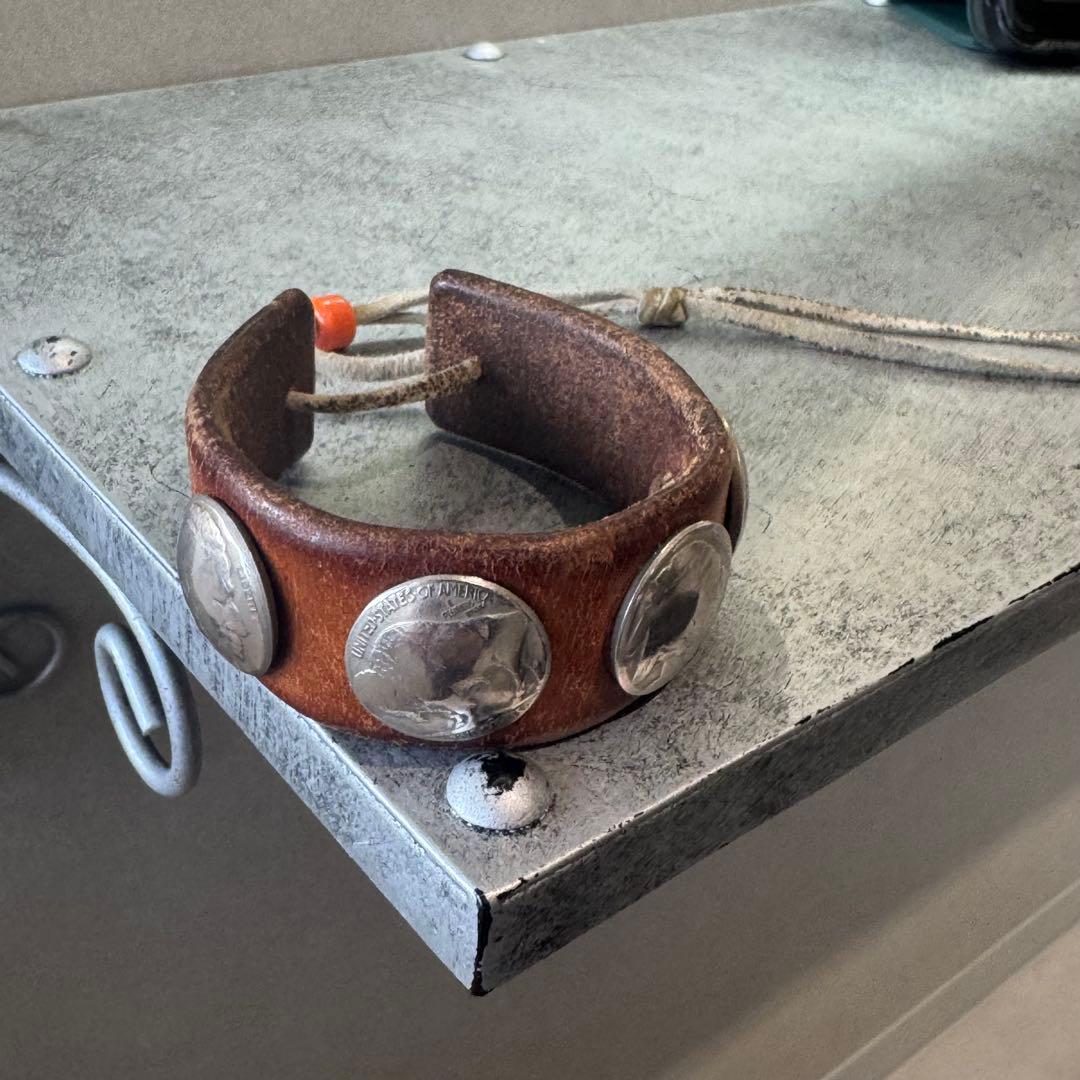 ゴローズ　コンチョ付きレザーブレス　革ブレス　ゴローズ　ブレスレット