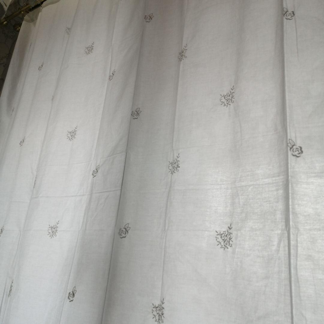 イギリスVintage　薔薇モチーフ　カットワーク　カーテン　180×180