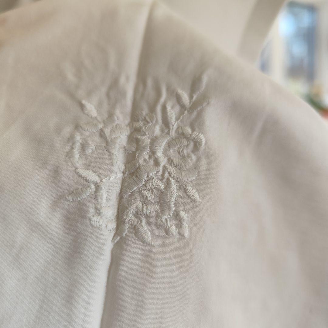 イギリスVintage　薔薇モチーフ　カットワーク　カーテン　180×180