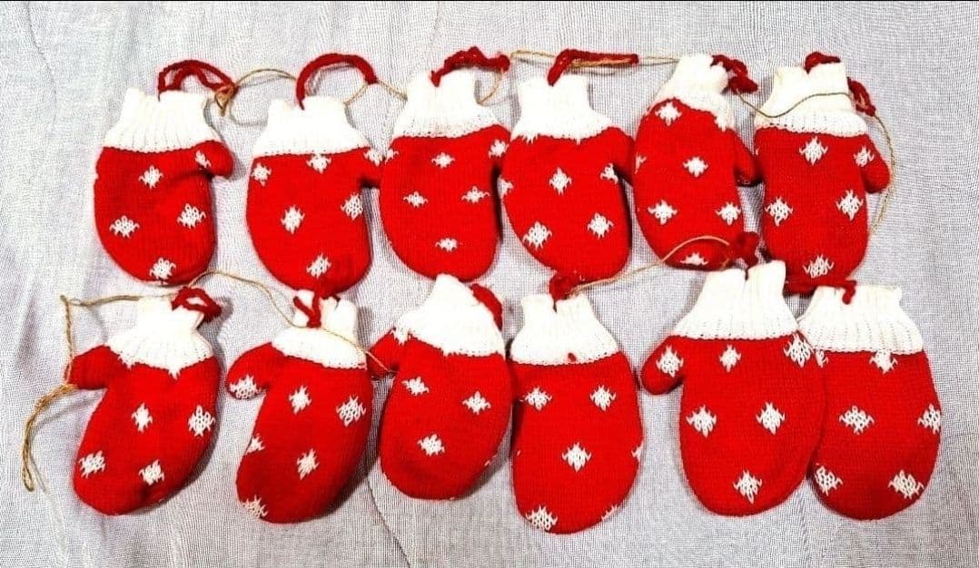 新品⭐クリスマスニットミトン装飾ガーランド 手袋オーナメント 24個付2本赤緑