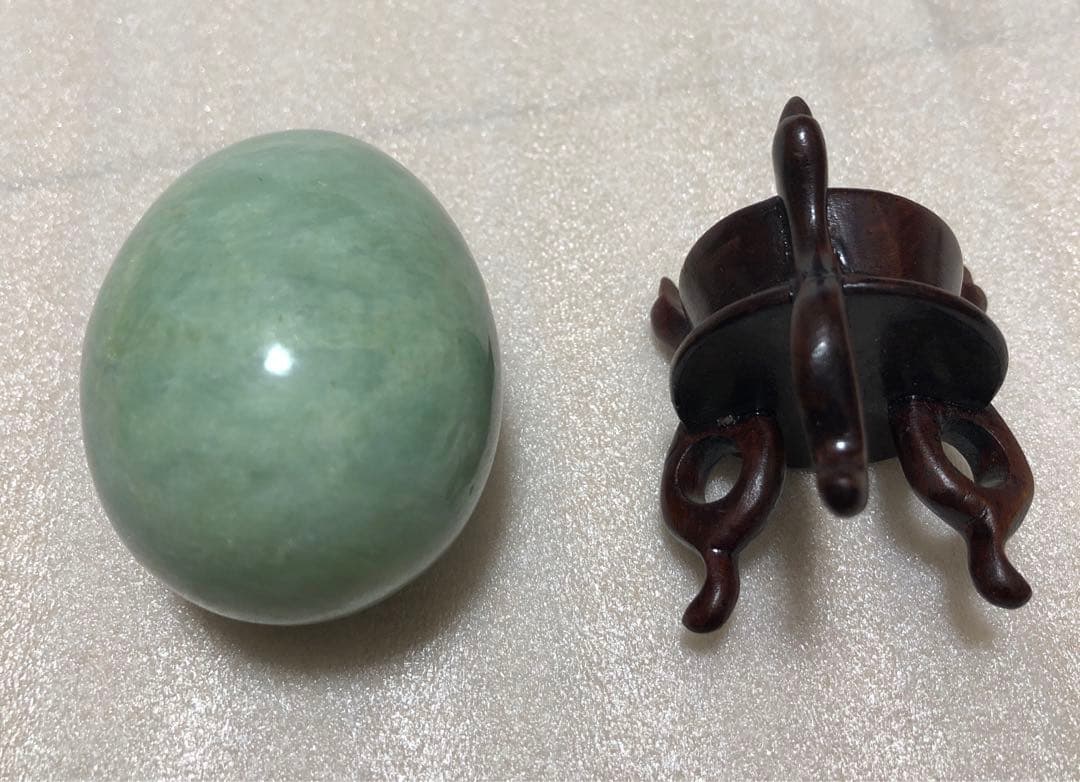 【アンティーク】卵型玉翡翠　置物　飾り台・箱付 jade antiques