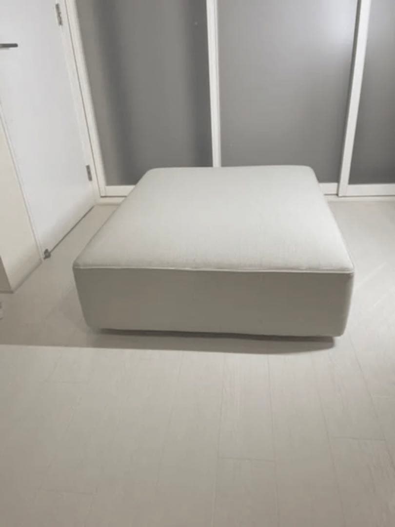 B &B ITALIA  ANDYのシリーズ　オットマン