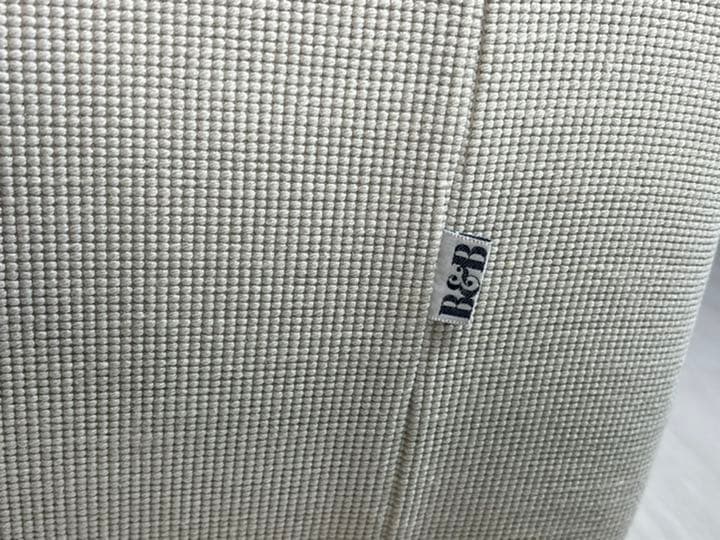 B &B ITALIA  ANDYのシリーズ　オットマン