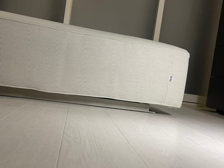 B &B ITALIA  ANDYのシリーズ　オットマン