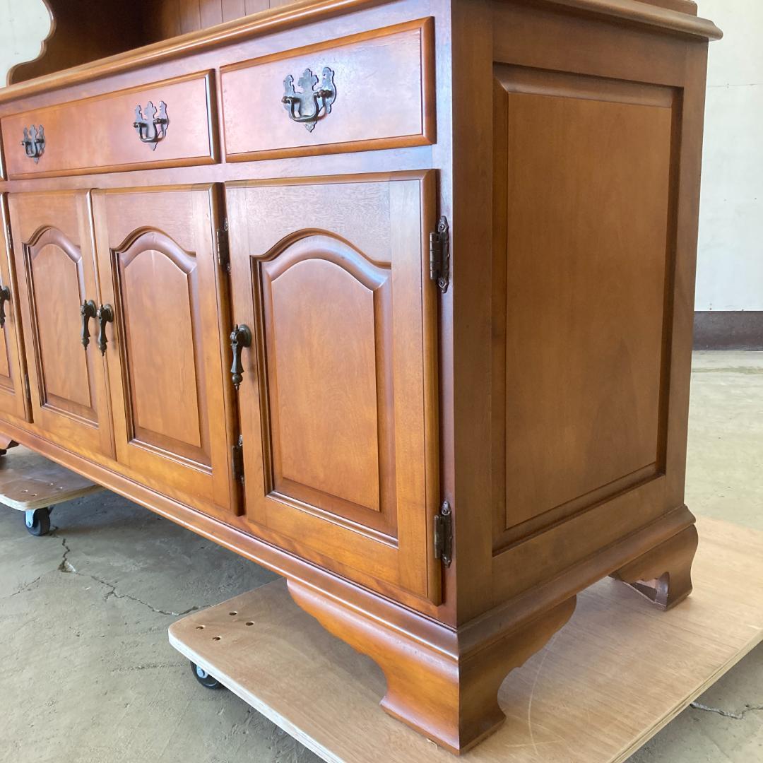 横浜ダニエル　大型　カップボード　食器棚　クラシック