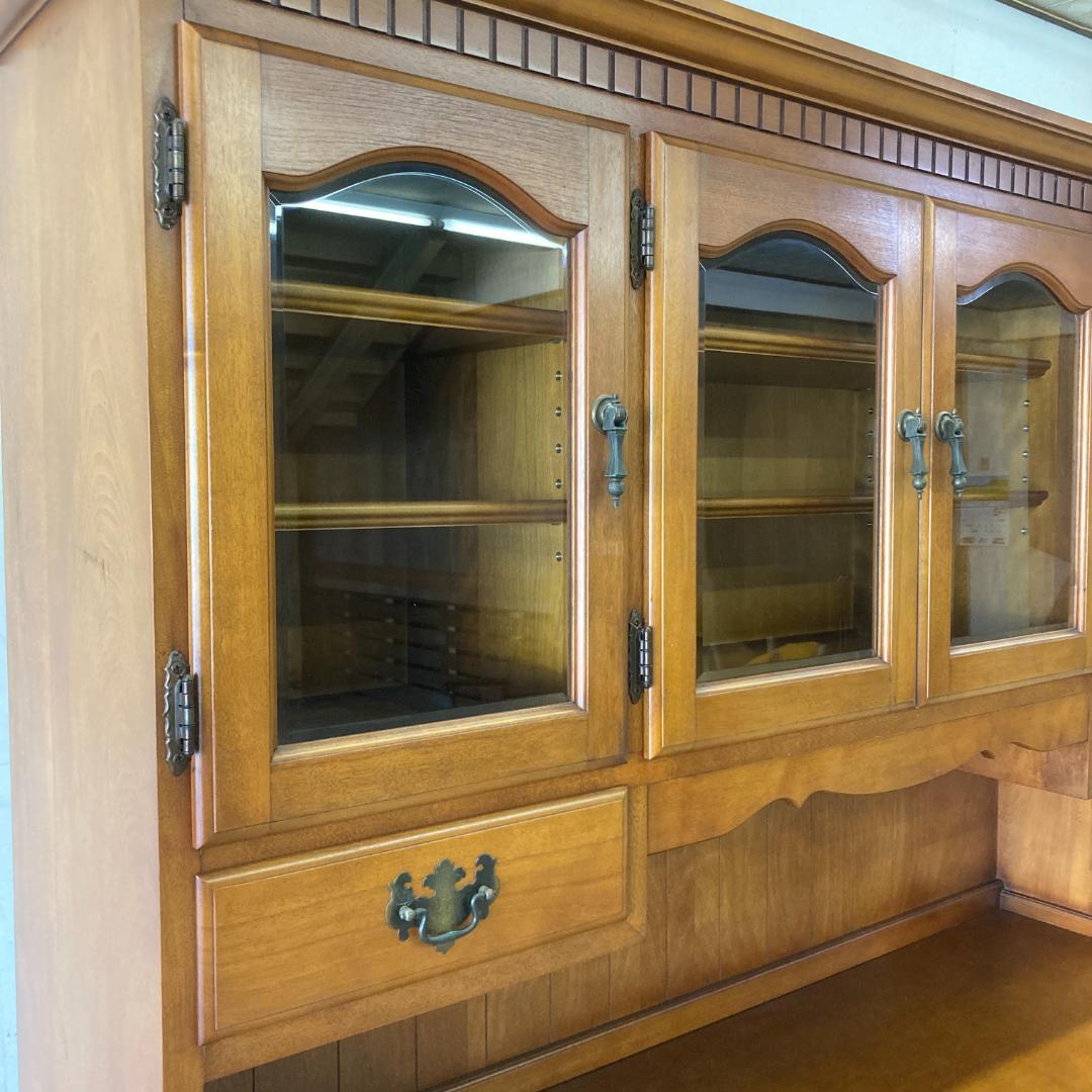 横浜ダニエル　大型　カップボード　食器棚　クラシック