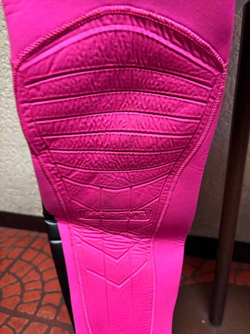 女性用　モビーズ(mobbys)ツーピース　ウエットスーツ　手袋と靴付き