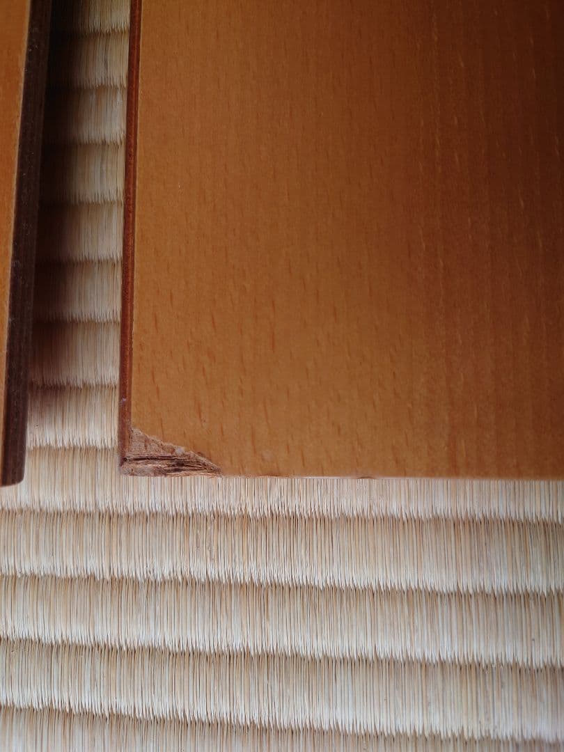 E&YのDISPLAY SHELVES