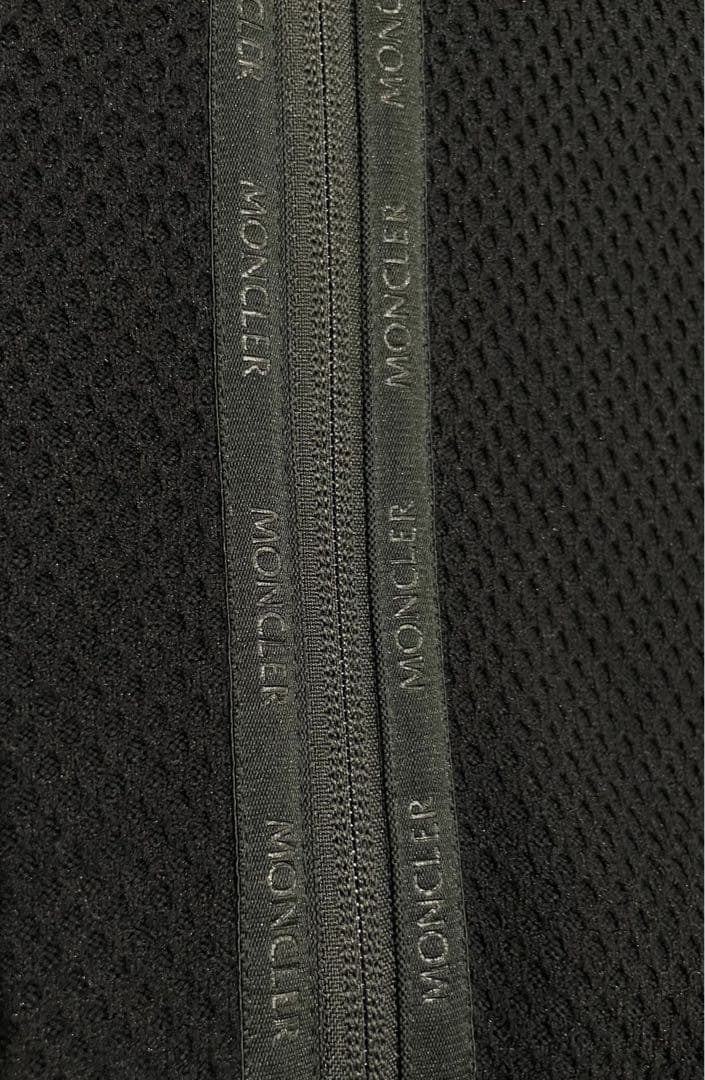 ［極美品］モンクレール　パーカー　ブラック　サイズS