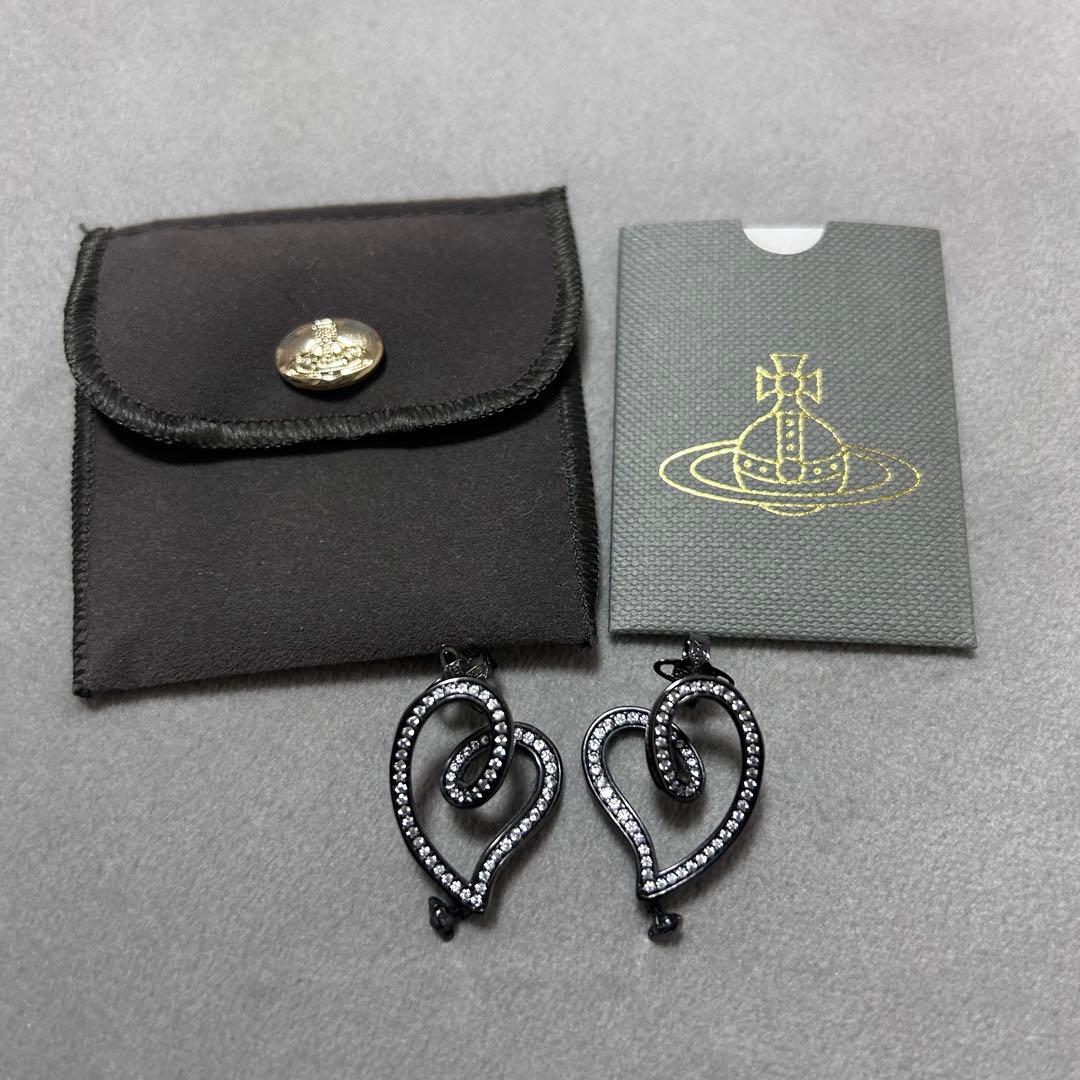 ハ*ー様 Vivienne Westwood ハート型 ピアス