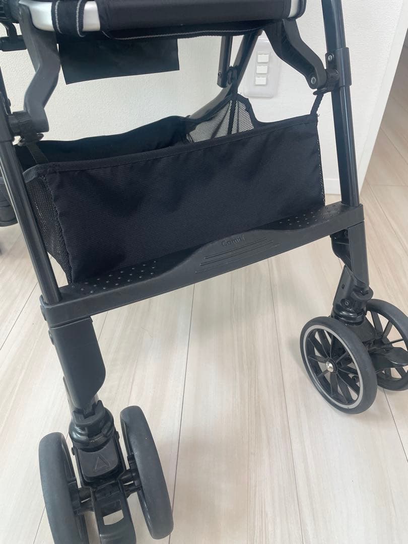 コンビ　ベビーカー　スゴカル　4キャス エッグショック