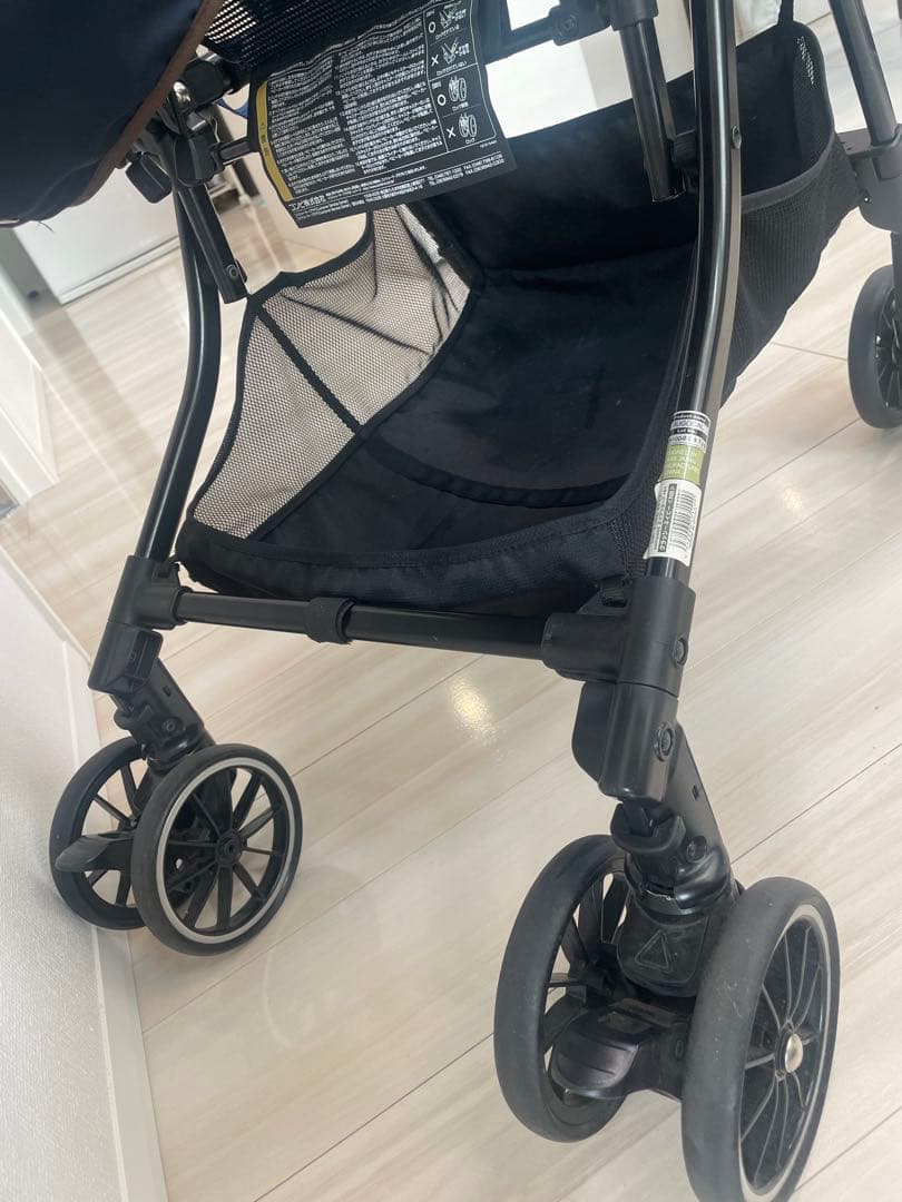 コンビ　ベビーカー　スゴカル　4キャス エッグショック