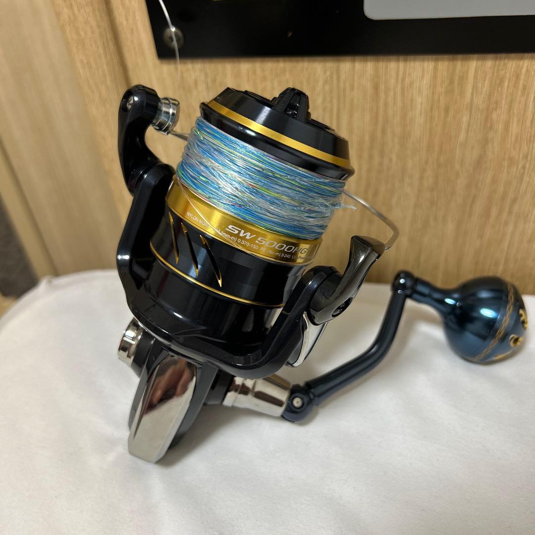 SW 5000HG スピニングリール ブラック/ゴールド