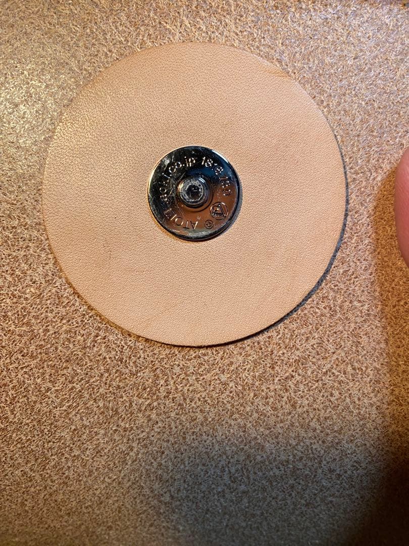 ALZUNI レザー ボディバッグ （サドル）