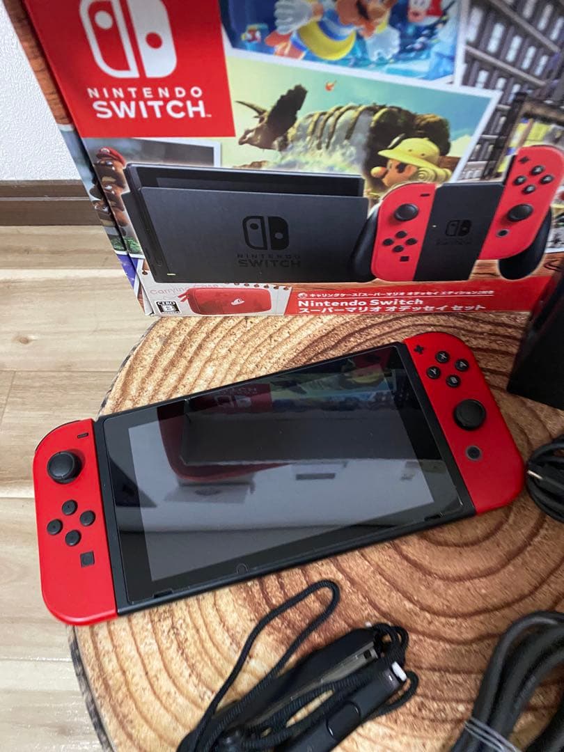 Nintendo Switch ニンテンドースイッチ本体　マリオカラー