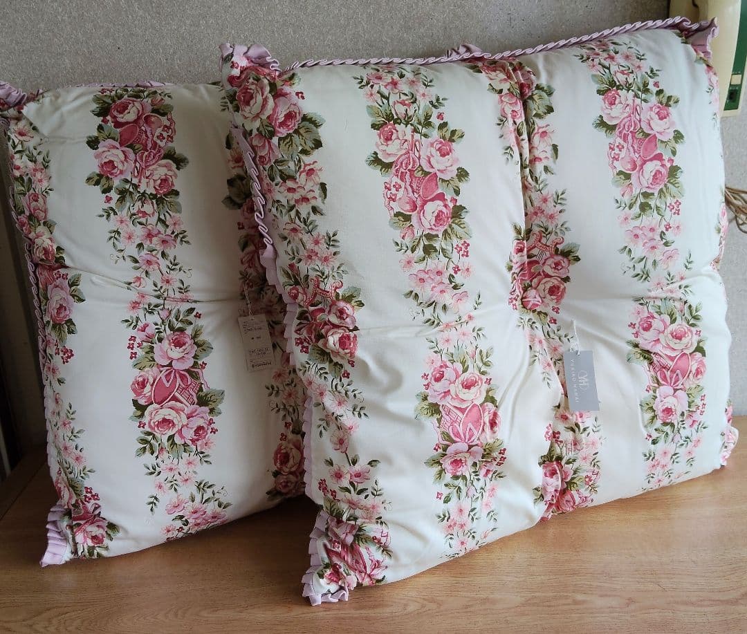 【住江織物】YUKIKO HANAI クッション2個　70×70