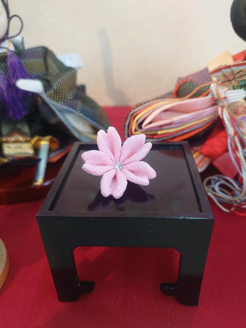 ●新品●　おひなさまセット　紬風衣装と和紙屏風