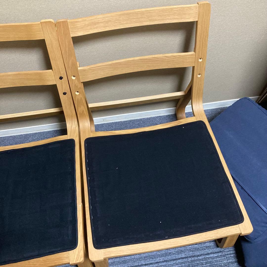 無印良品　リビングでもダイニングでもつかえるソファチェア　右