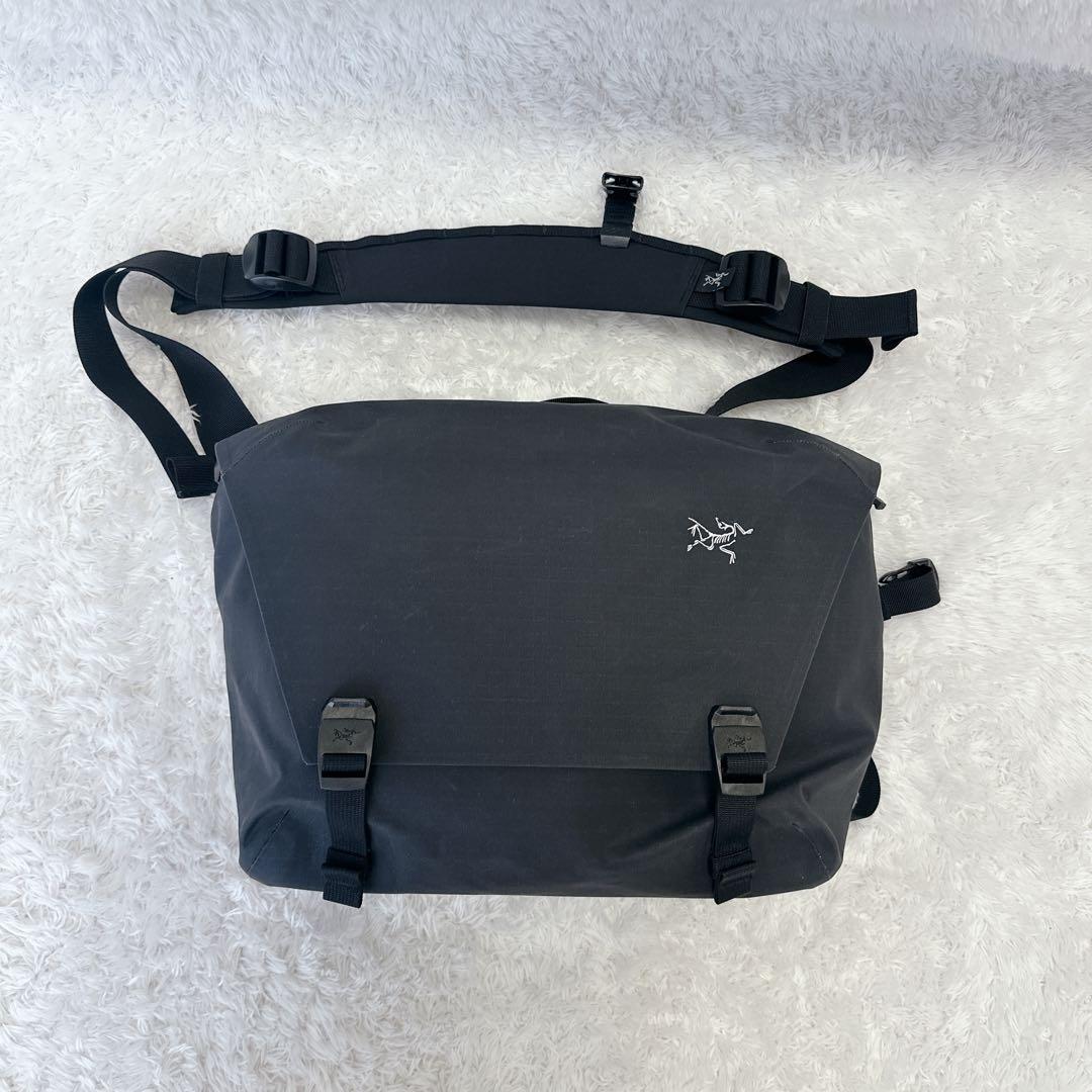 美品　ARC’TERYX GRANVILLE 10 COURIER BAG