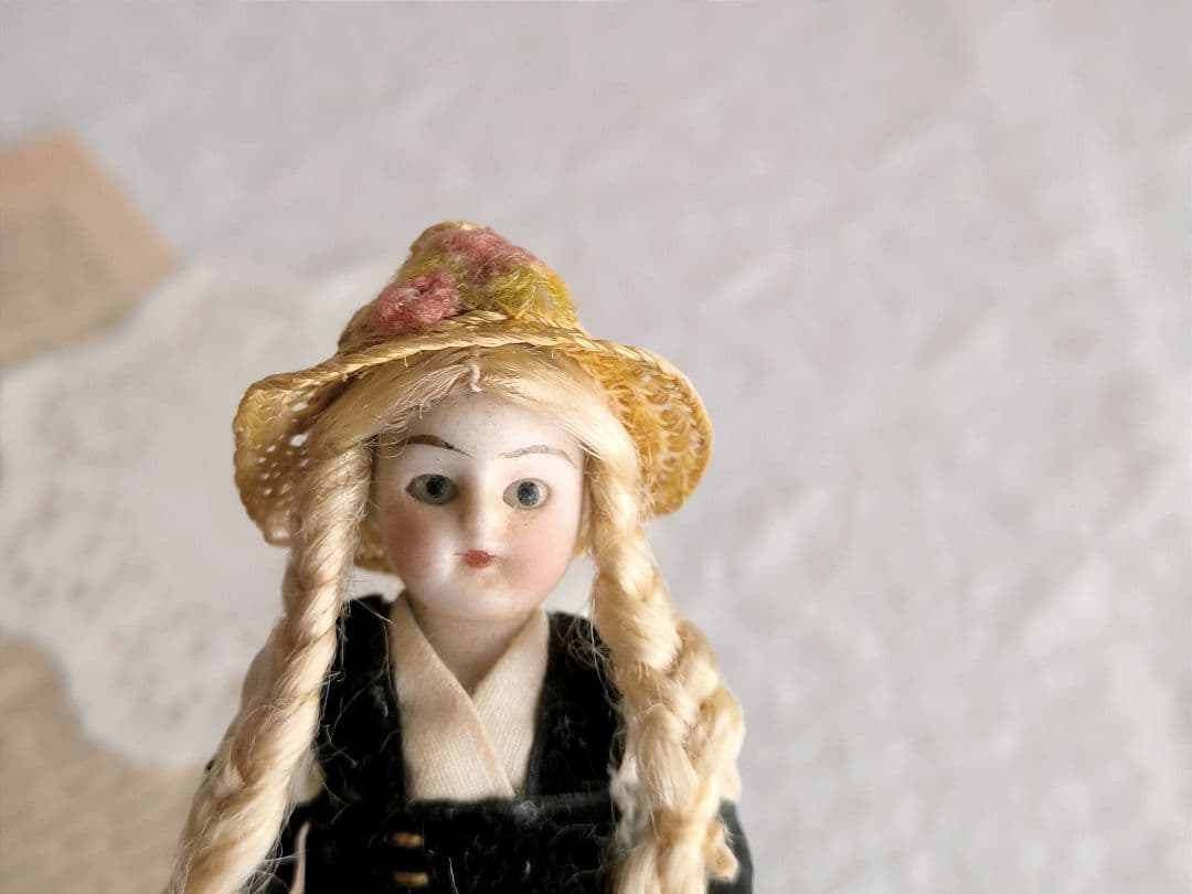 * antique doll ❀ ストローハットと三つ編み ミニョネットgirl