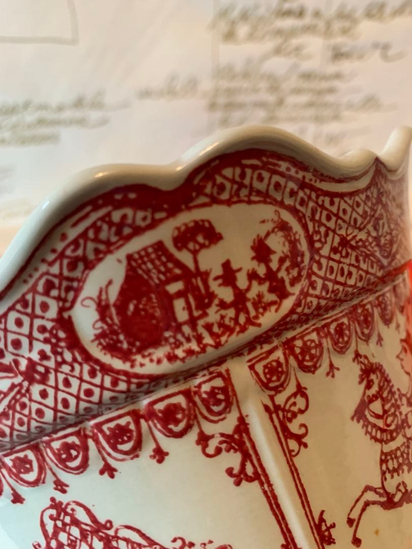 ビヨンヴィンブラッド　激レア・ビンテージのメリーゴーランド型の蓋物可愛すぎます！