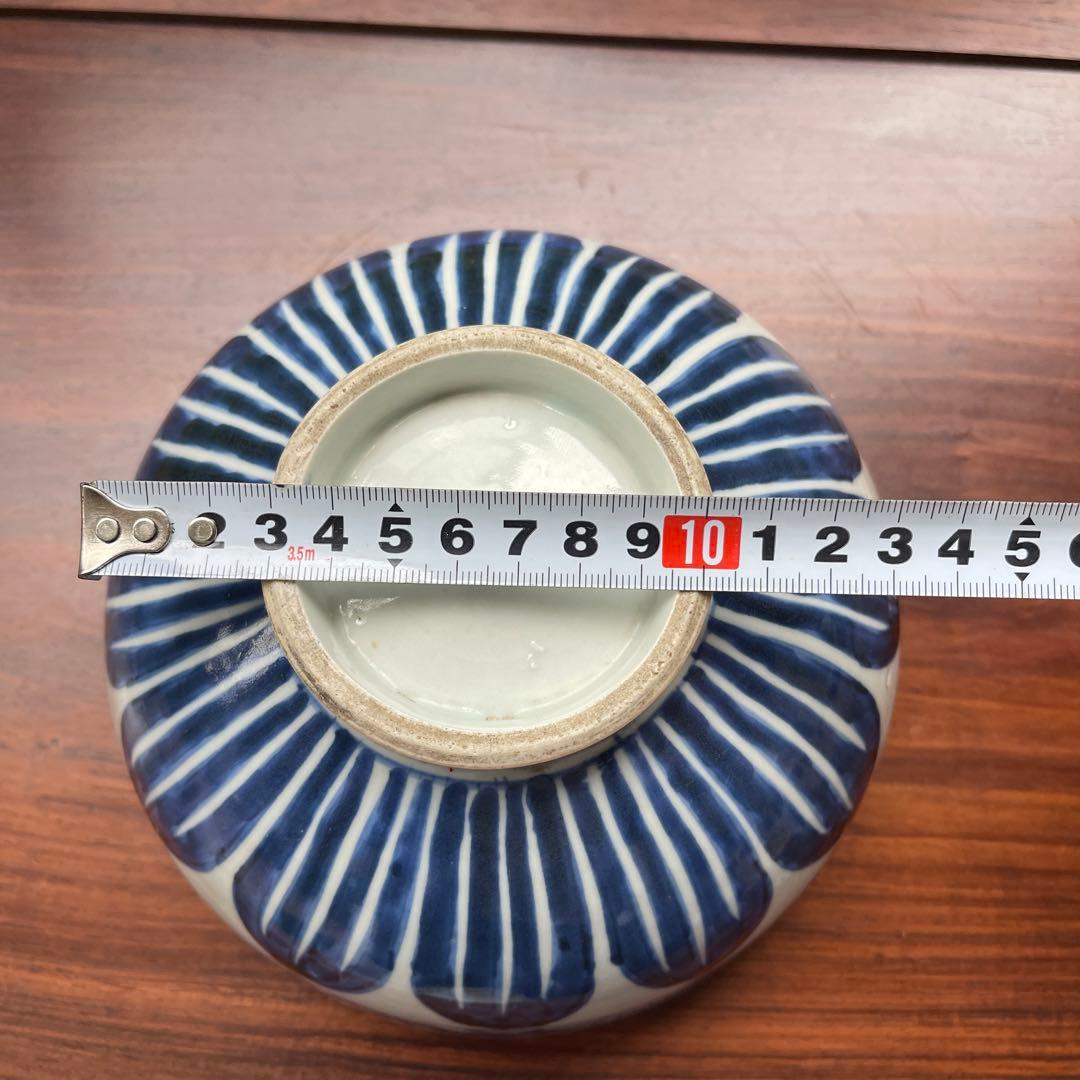 希少物　時代物　染付青白い伝統的な陶器の丼