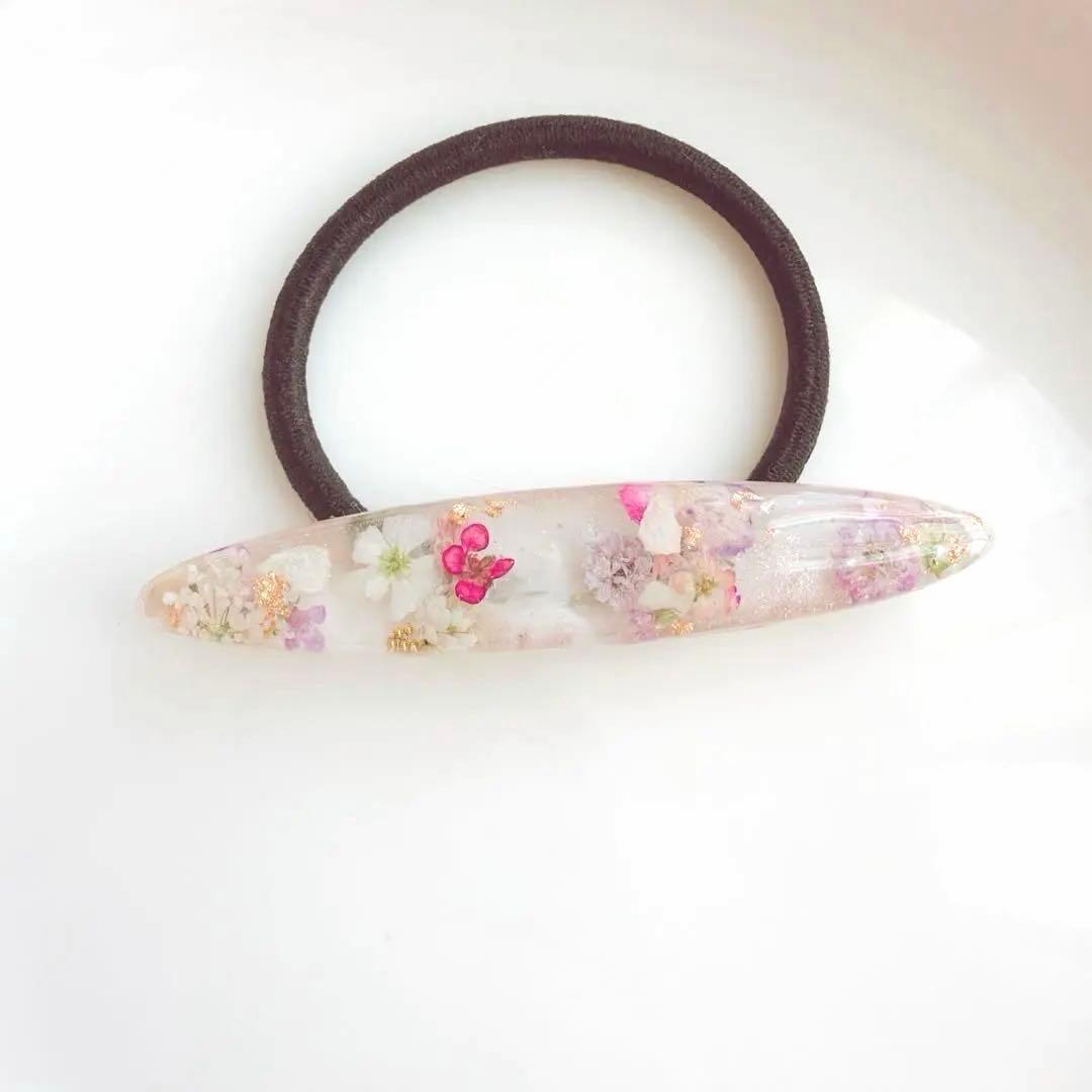 レジンヘアゴム キラキラ　冬　小花　ピンクベージュ