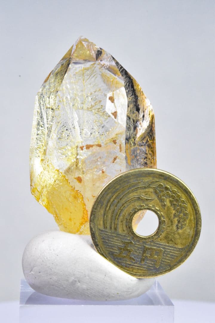 ガネーシュヒマール ヒンドゥン産 大きな剥離面クリアポイント