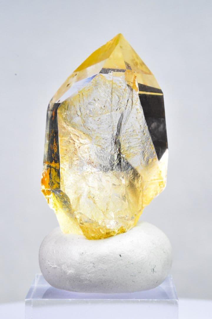 ガネーシュヒマール ヒンドゥン産 大きな剥離面クリアポイント