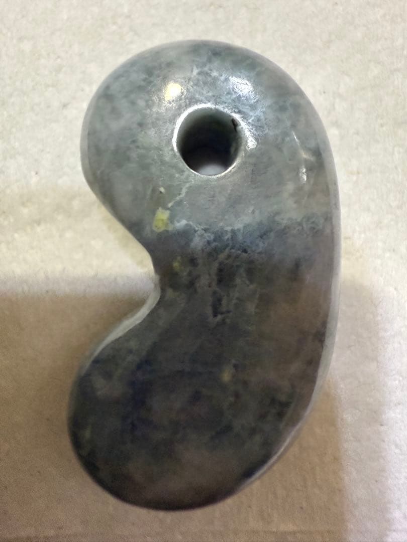 糸魚川翡翠‼️青海川産勾玉‼️青翡翠‼️大44mm‼️30.2g‼️送料無料‼️破格値‼️