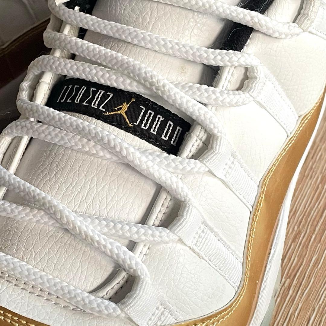 Nike Air Jordan 11 Retro Low ホワイト/ゴールド