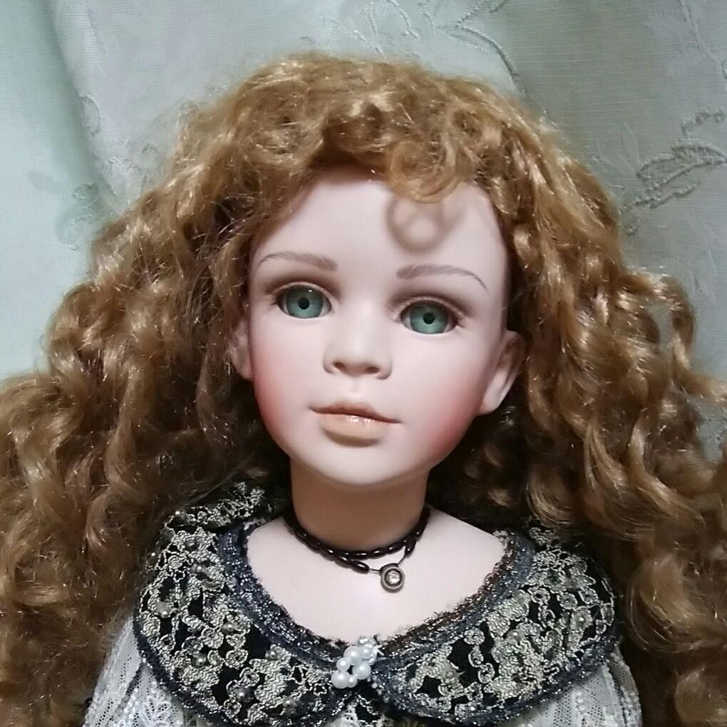 アンティーク調フランス人形