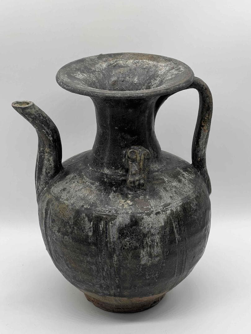 漢時代　黒褐釉瓜棱文長嘴双獸首耳執壺　長沙窯 水注　水差し(B-71)