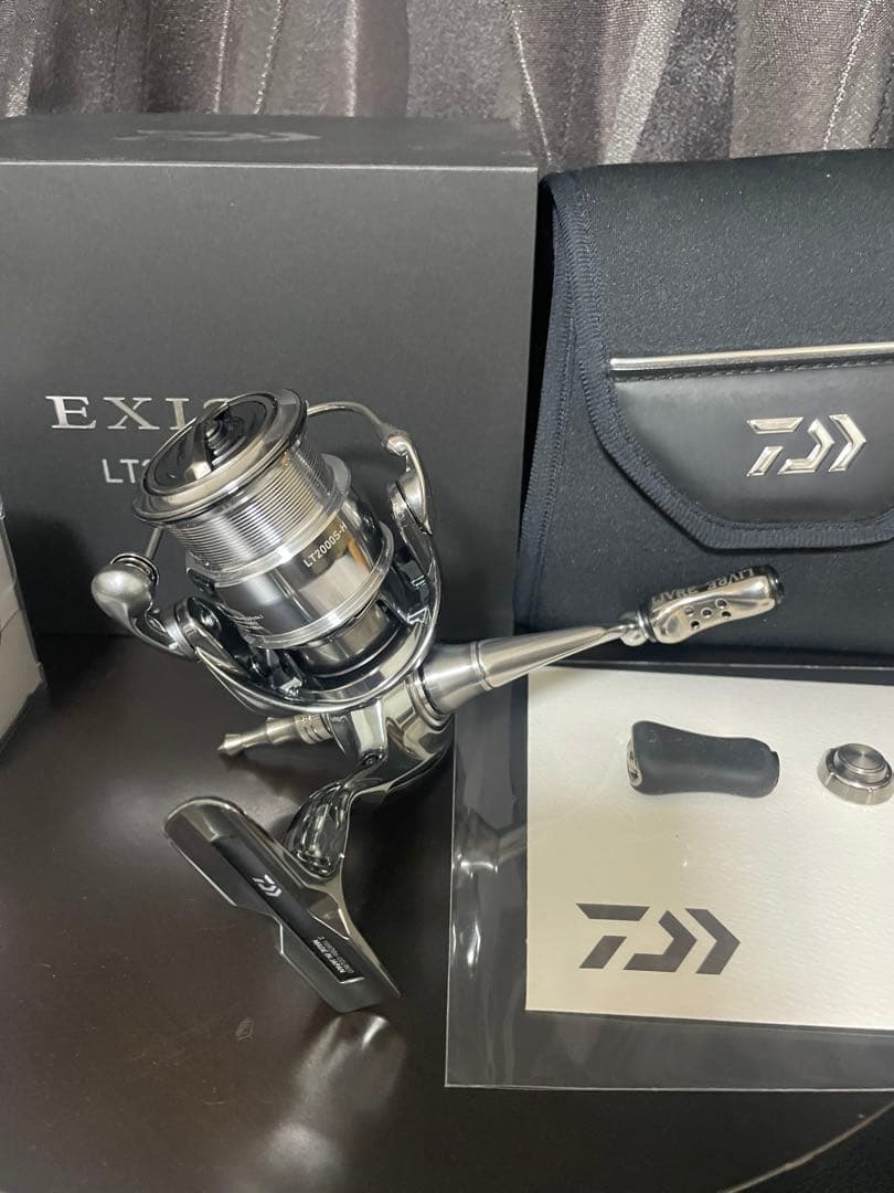 22イグジストLT2000S-H カスタム多数、純正品あり