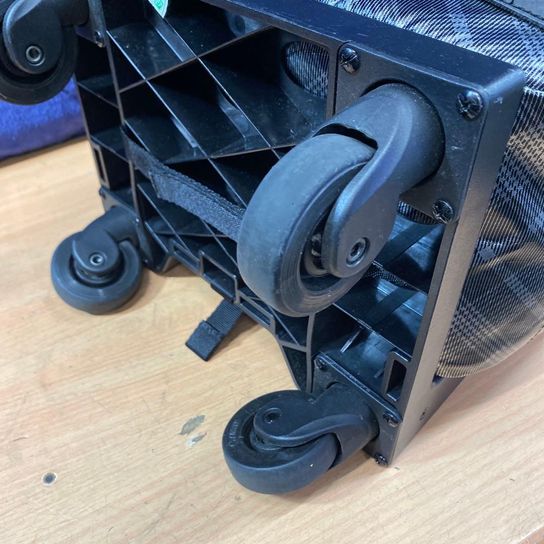 道産子　　　　　　　　　　スワニー　四輪キャリーバッグ