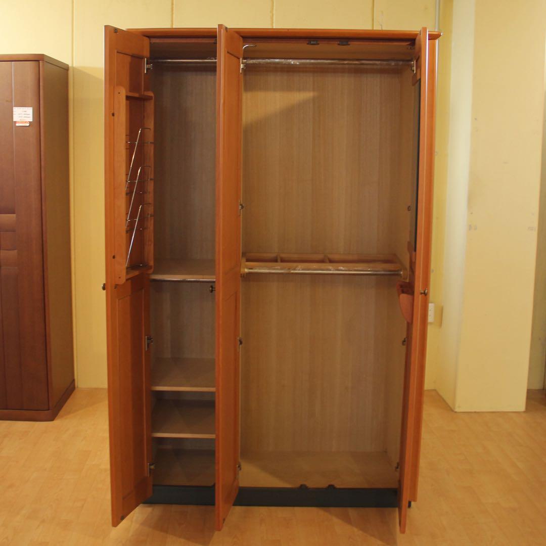 国産高級洋服タンス　家具店展示未使用品