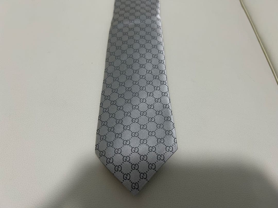 GUCCI シルバー ネクタイ新品タグ付き（未使用超美品）
