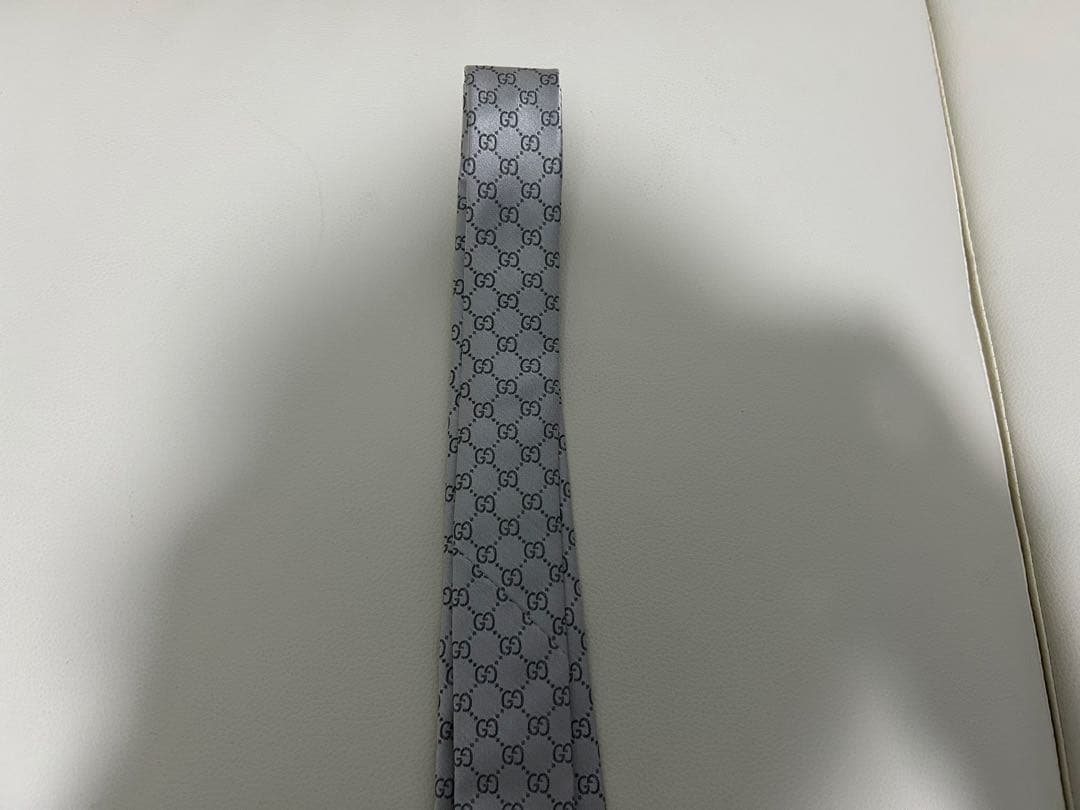 GUCCI シルバー ネクタイ新品タグ付き（未使用超美品）