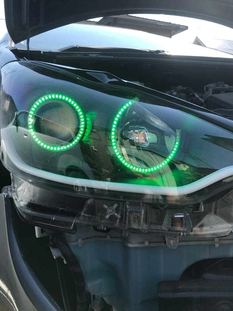 TOYOTA トヨタ 純正 NHP10 アクア 前期 ハロゲン ヘッドライト