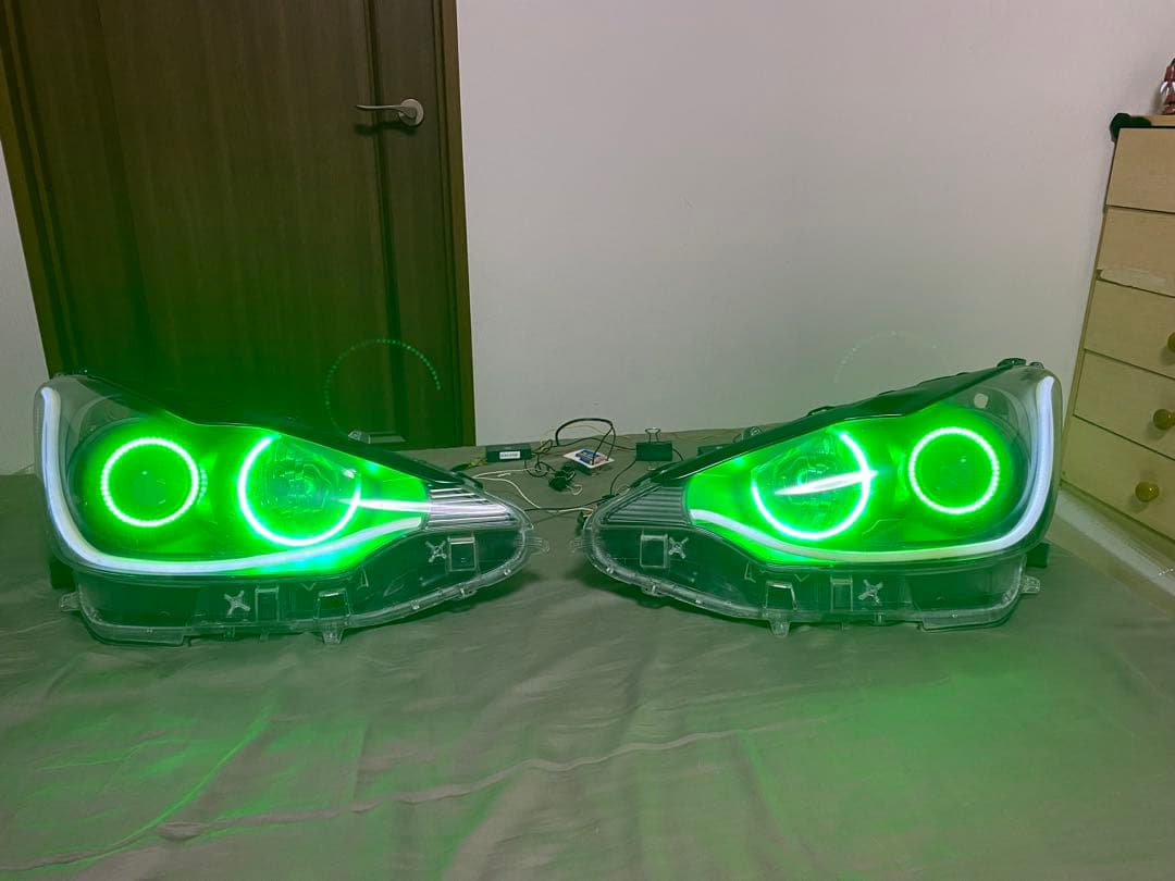 TOYOTA トヨタ 純正 NHP10 アクア 前期 ハロゲン ヘッドライト